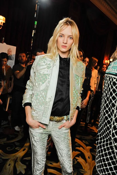Look 30